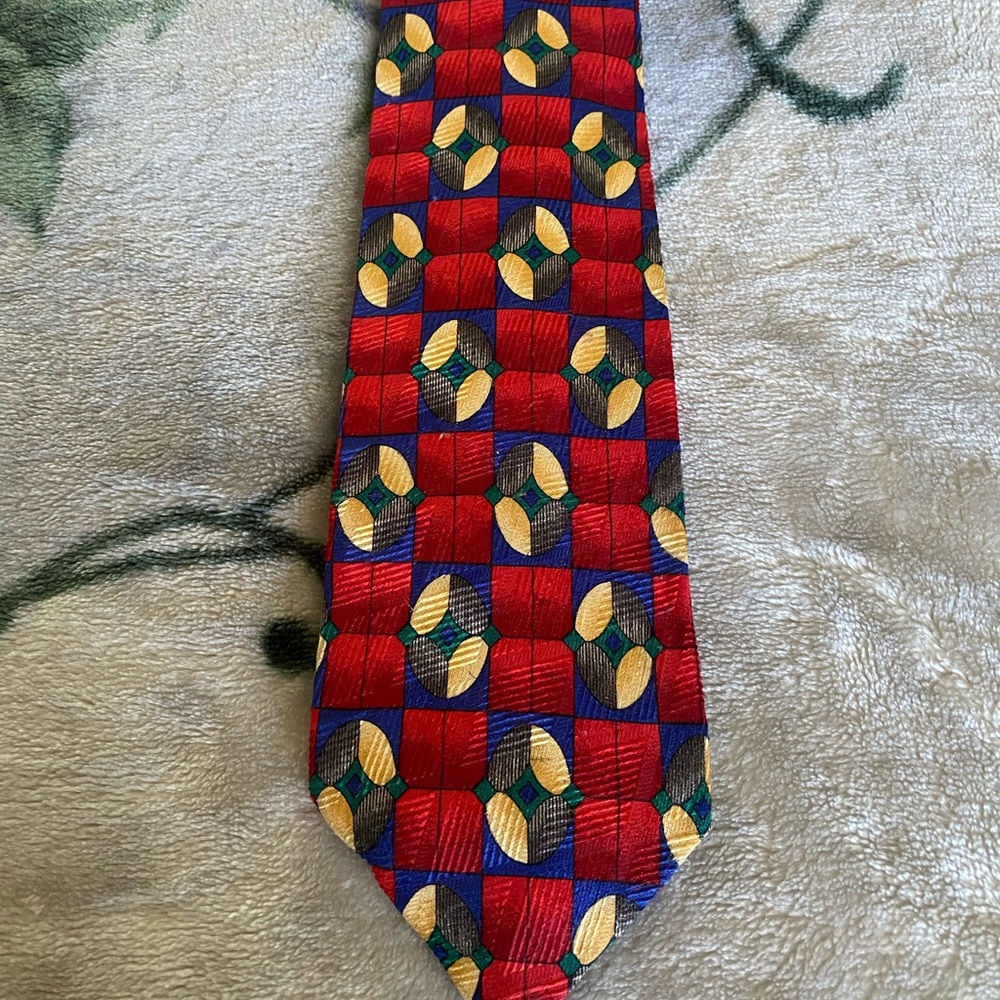 Elegant Red and Gold Men's Tie